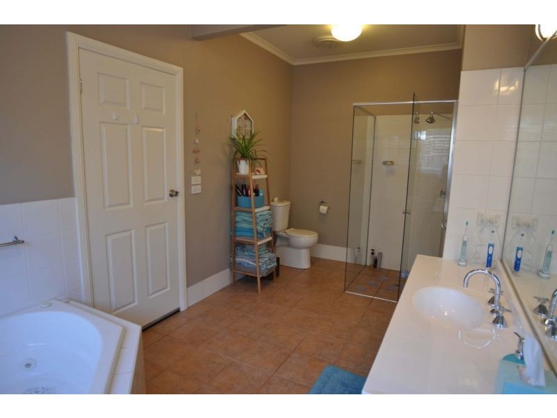 1 Ripple Drive, Inverloch VIC 3996