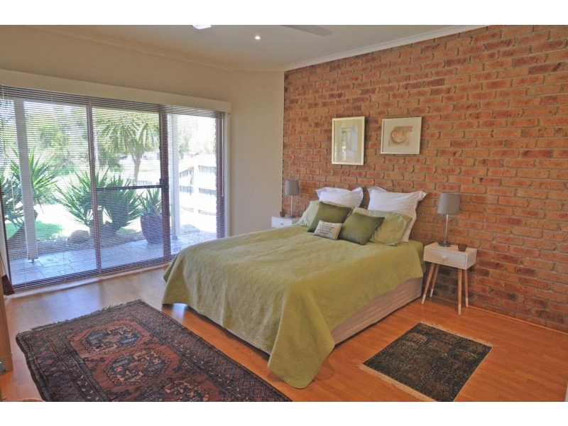 1 Ripple Drive, Inverloch VIC 3996