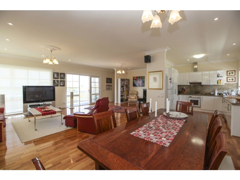 24a Bayview Avenue, Inverloch VIC 3996