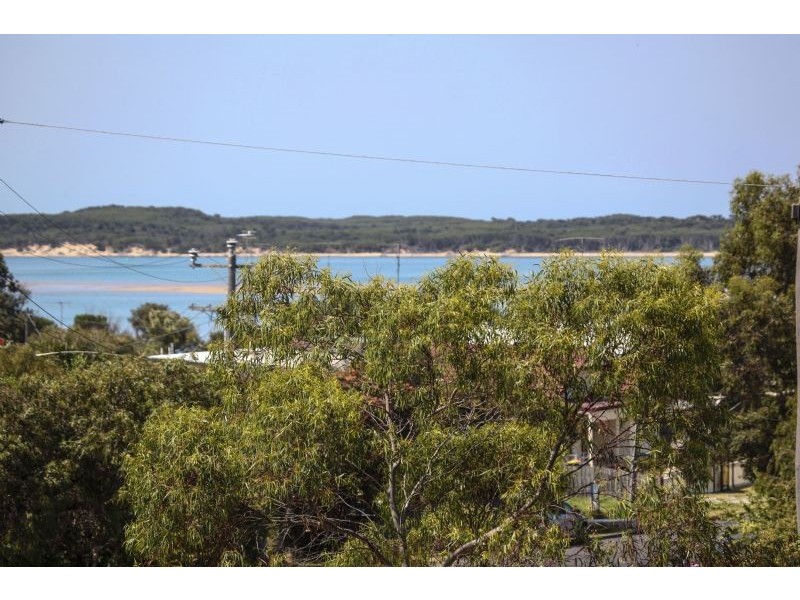 24a Bayview Avenue, Inverloch VIC 3996