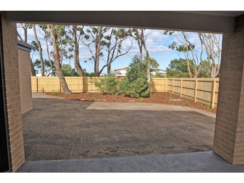 21 Hobson Place, Inverloch VIC 3996