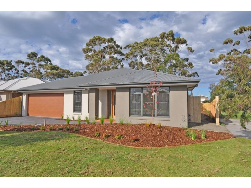 21 Hobson Place, Inverloch VIC 3996