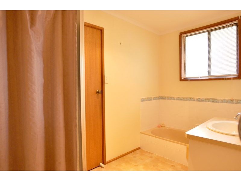 18 Golf Street, Inverloch VIC 3996