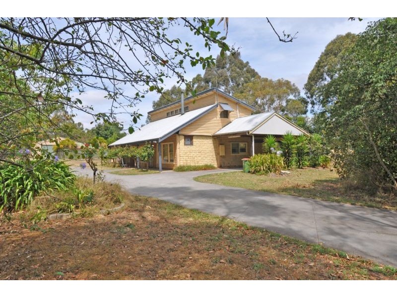 40 Desmond Road, Wattle Bank VIC 3995
