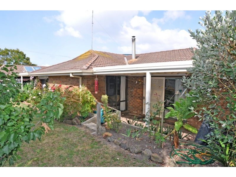 11 Kenneth Street, Inverloch VIC 3996