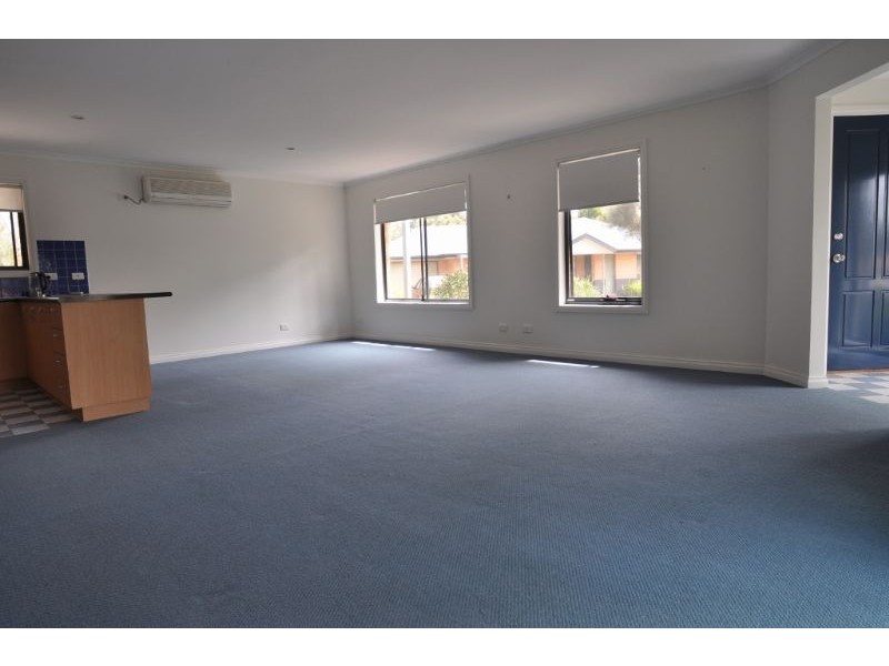 1/99 Cashin Street, Inverloch VIC 3996