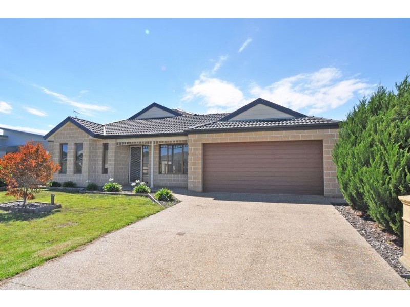 20 Artisan Way, Inverloch VIC 3996