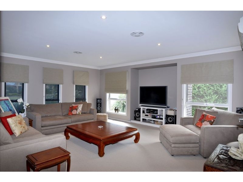 10 Surrey Place, Inverloch VIC 3996