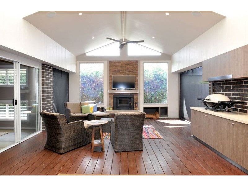 10 Surrey Place, Inverloch VIC 3996