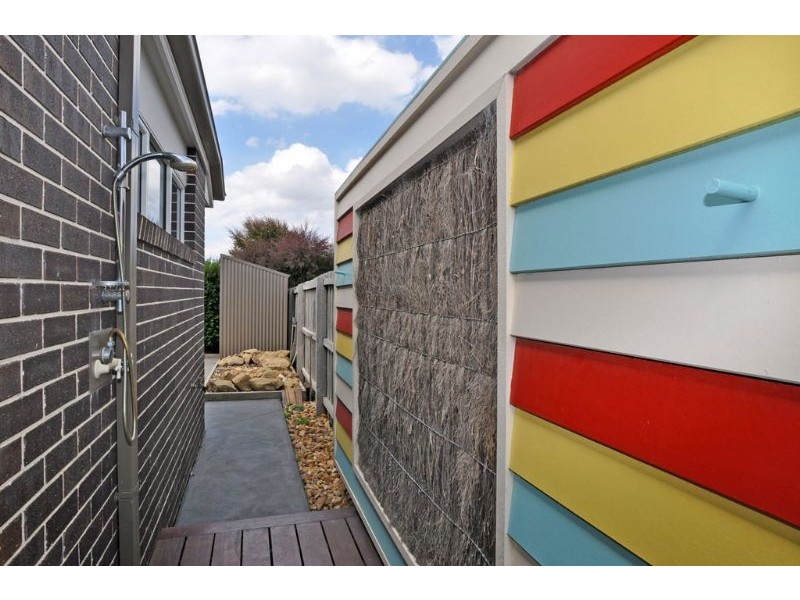 10 Surrey Place, Inverloch VIC 3996