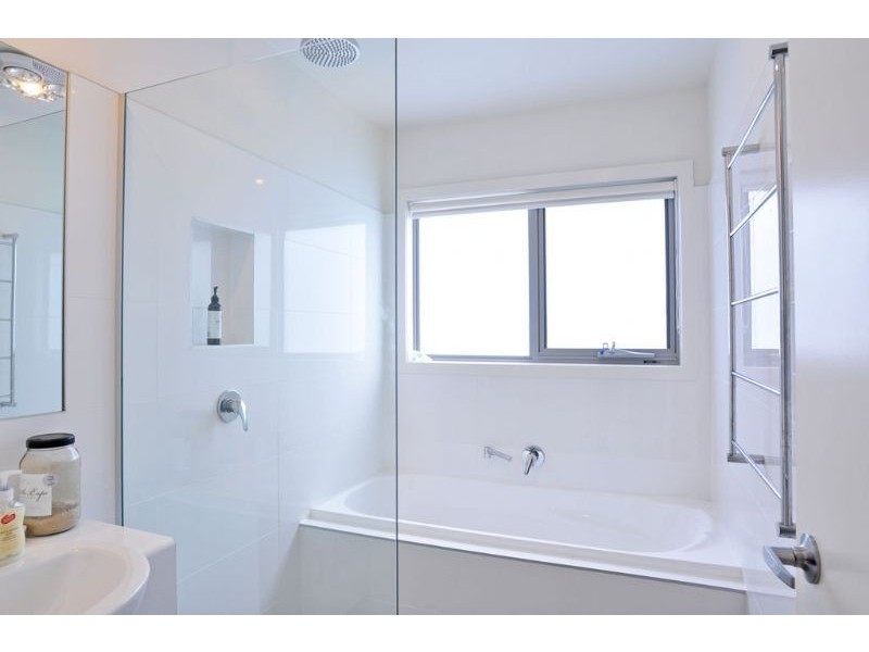 96 WOODLAND HEATH DRV, Inverloch VIC 3996