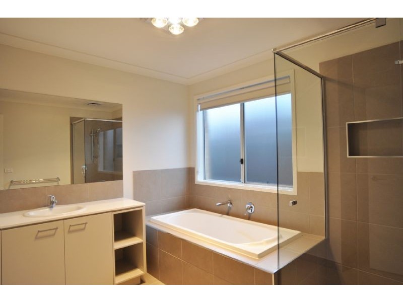 4 Lavender Place, Inverloch VIC 3996