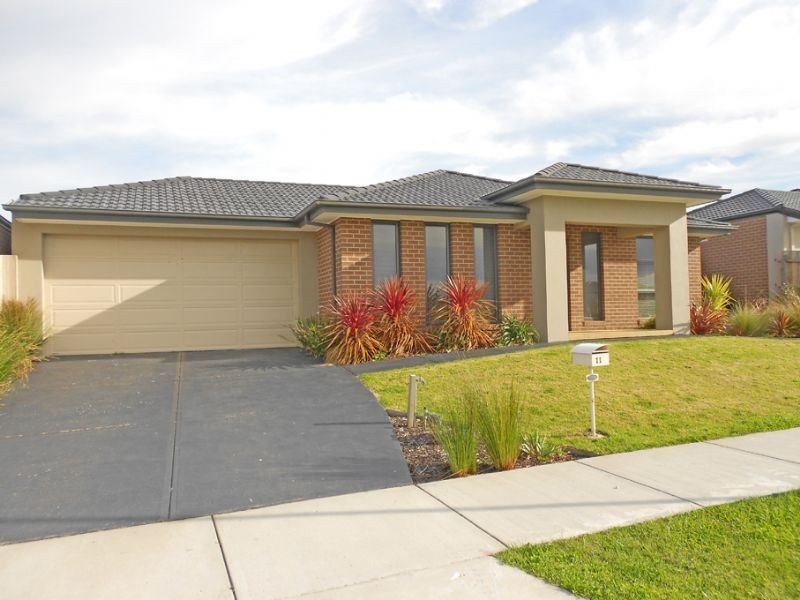 11 QUEENSCLIFF DRIVE, Inverloch VIC 3996