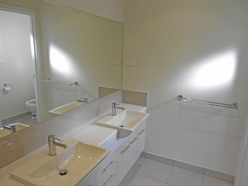 11 QUEENSCLIFF DRIVE, Inverloch VIC 3996