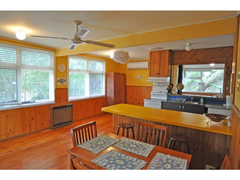 32 ABBOTT STREET, Inverloch VIC 3996