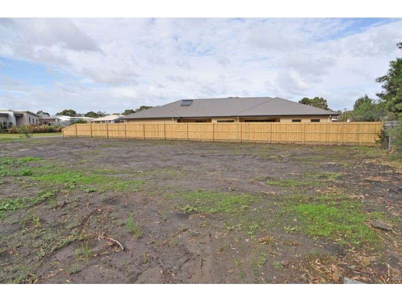 72 Woodland Heath Drive, Inverloch VIC 3996