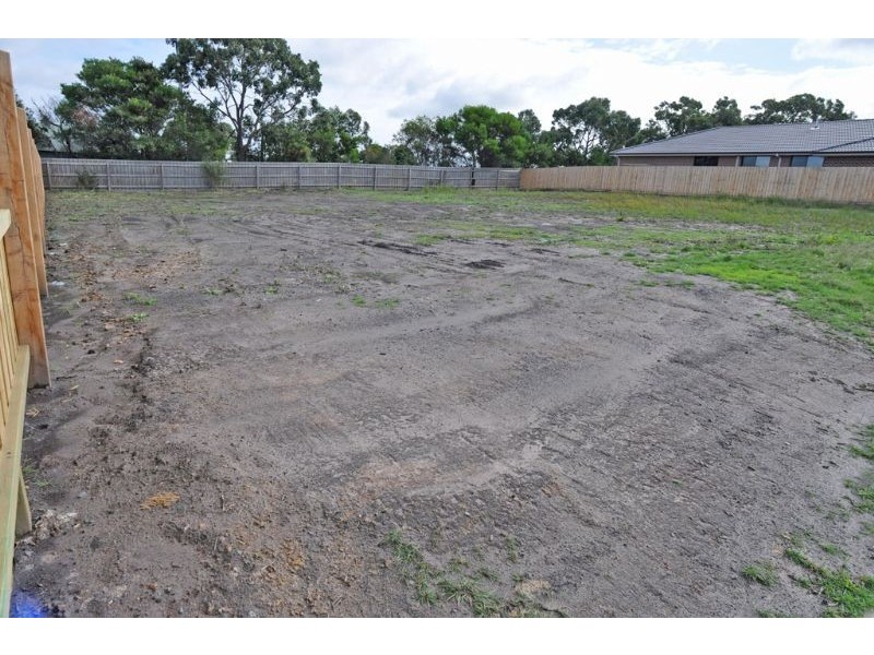 72 Woodland Heath Drive, Inverloch VIC 3996