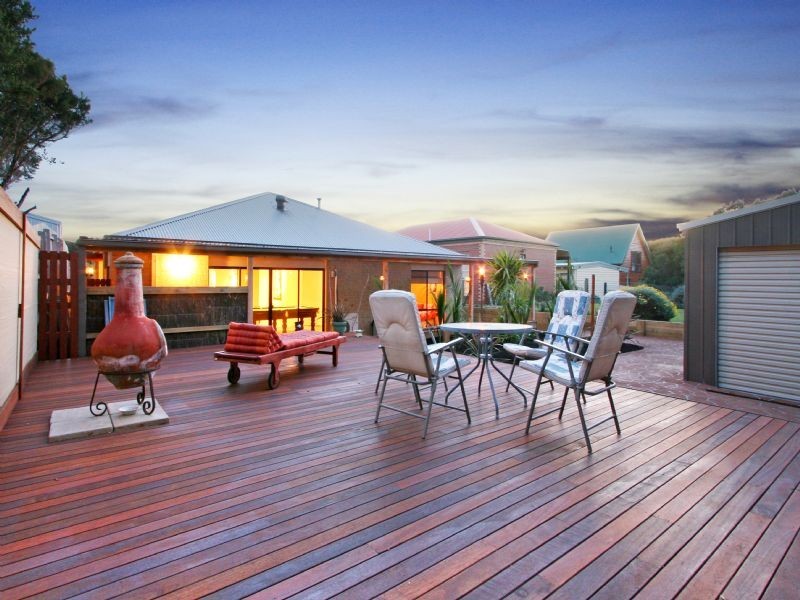 18 Avon Road, Rye VIC 3941