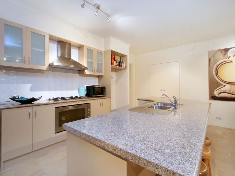 18 Avon Road, Rye VIC 3941