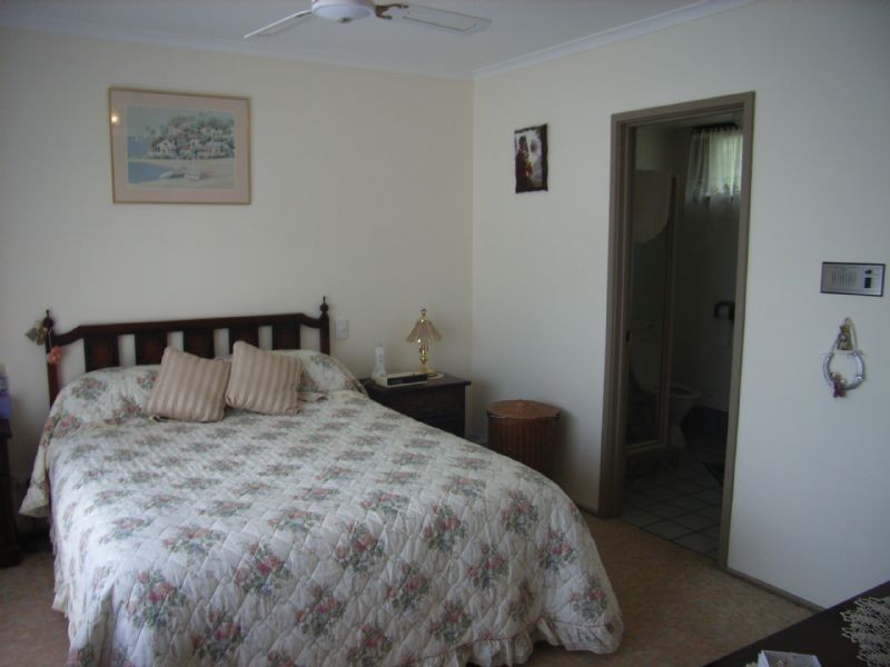 2 Sunshine Grove, Rye VIC 3941