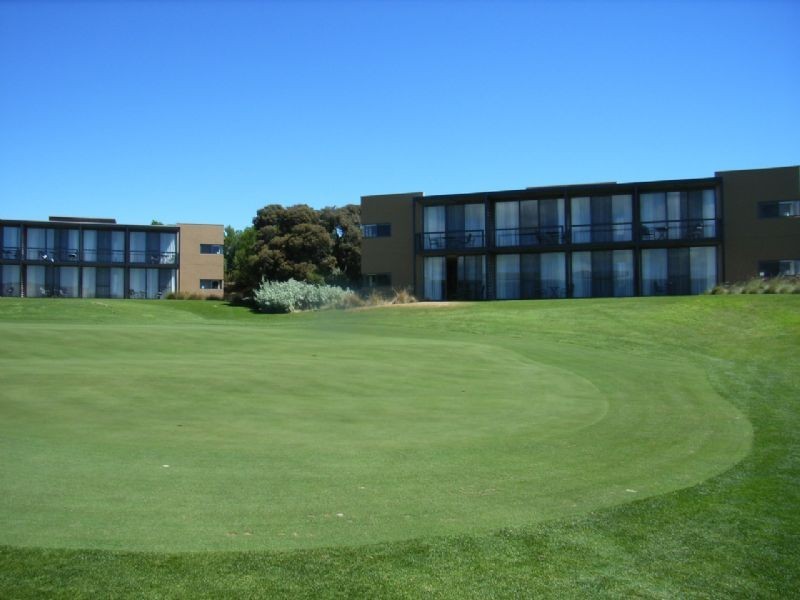 33 Peter Thomson Drive, Rye VIC 3941