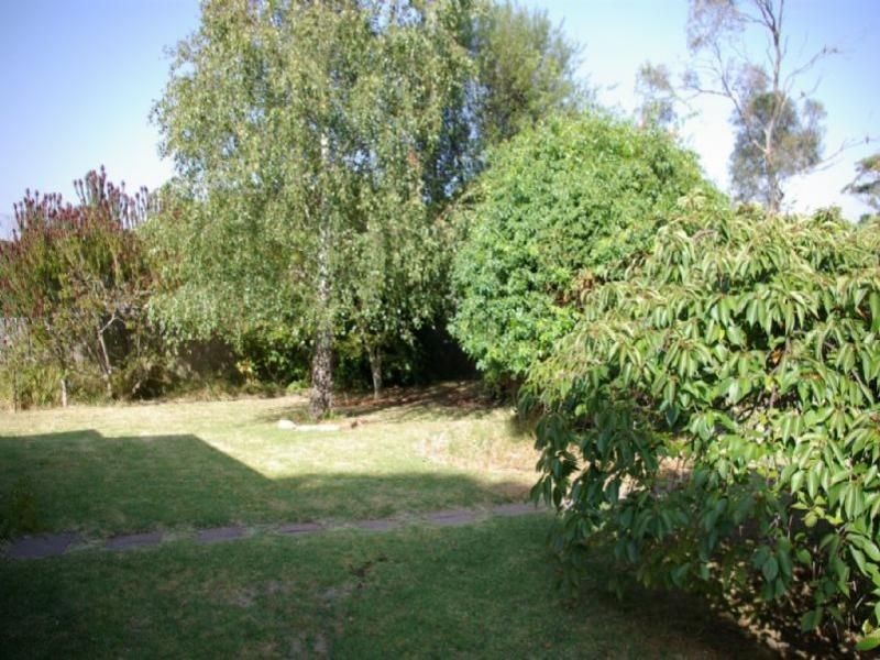 60 Whitehead Grove, Rosebud VIC 3939