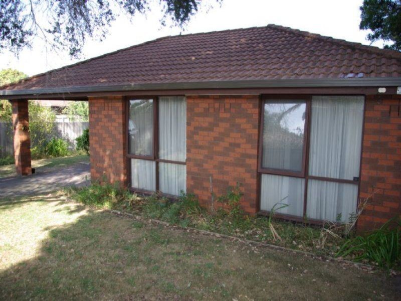 60 Whitehead Grove, Rosebud VIC 3939