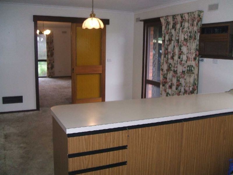 60 Whitehead Grove, Rosebud VIC 3939