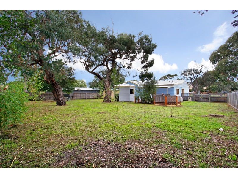 8 Potton Avenue, Rosebud VIC 3939