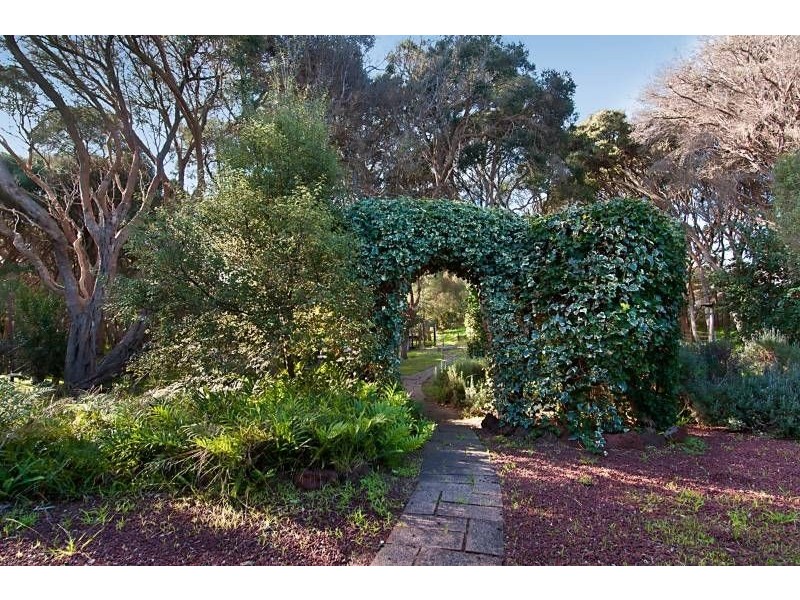 4 Lansdowne Street, Blairgowrie VIC 3942