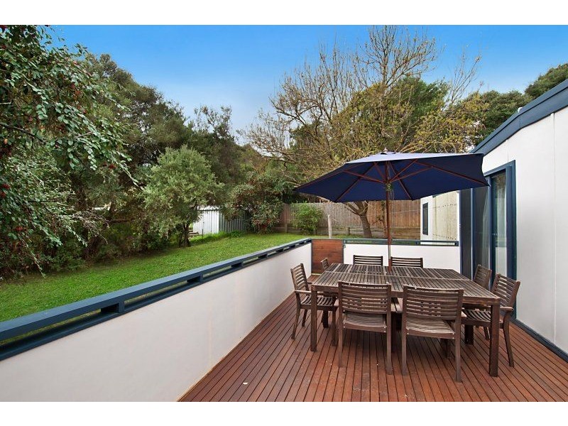 11 Woomera Street, Rye VIC 3941