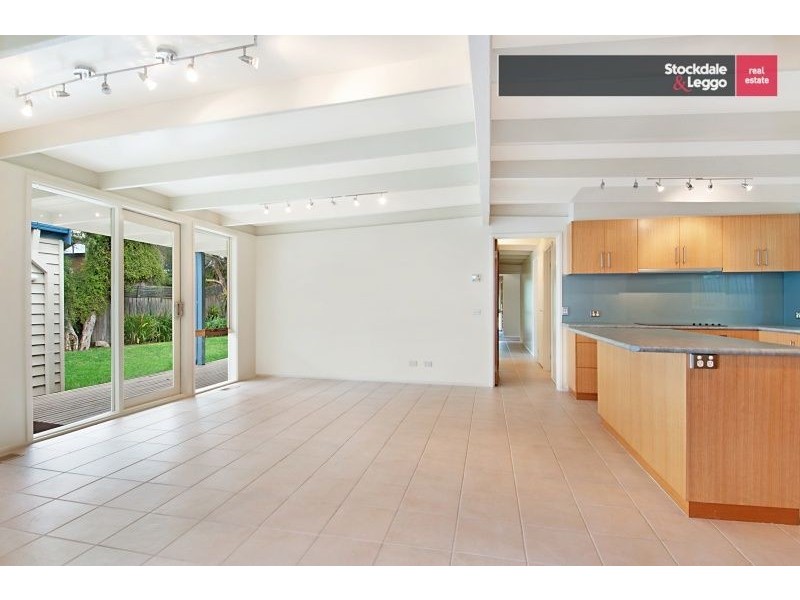 16 Peter Street, Rye VIC 3941