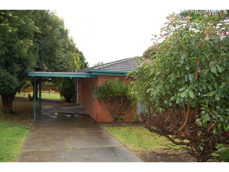 30 Mawarra Avenue, Rosebud West VIC 3940