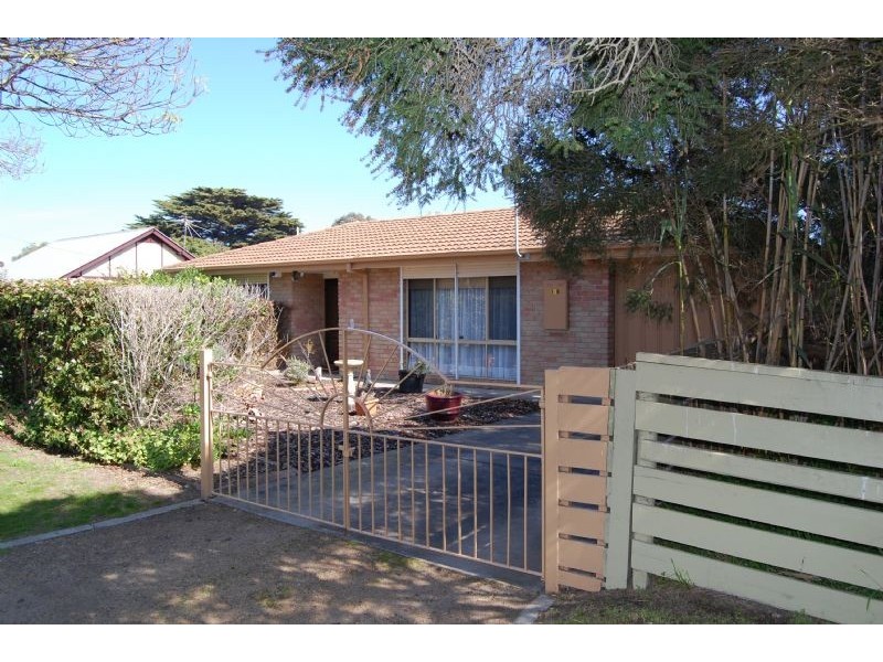 1/8 Weeroona Street, Rye VIC 3941