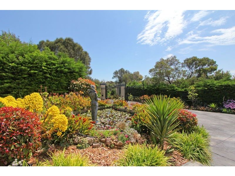 2 Rolls Court, Rye VIC 3941