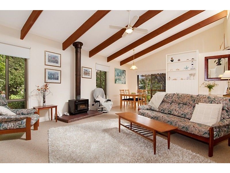 4 Duntroon Avenue, Rye VIC 3941