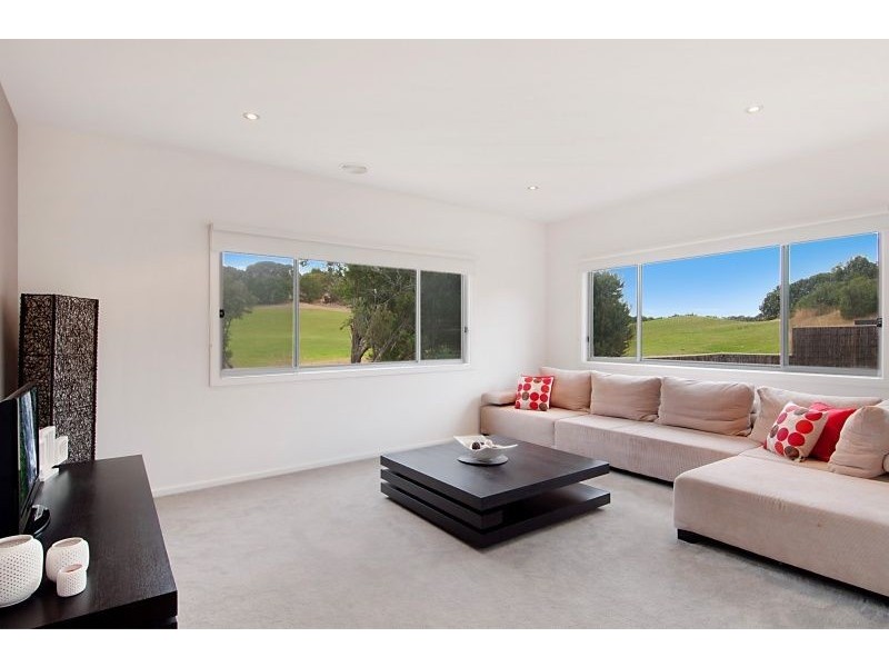 33 Muirfield Lane, Rye VIC 3941