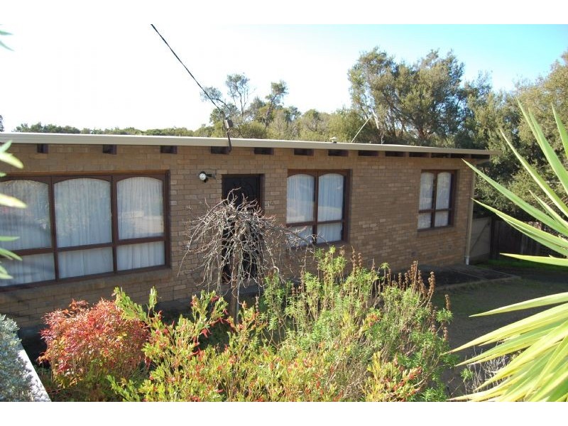 6 Duntroon Avenue, Rye VIC 3941