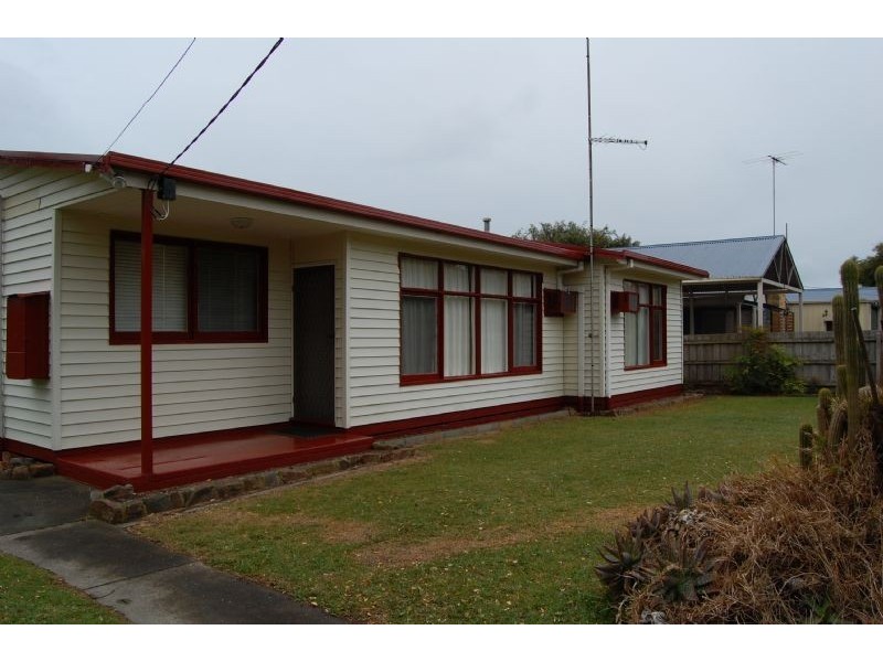 16 Dundas Street, Rye VIC 3941