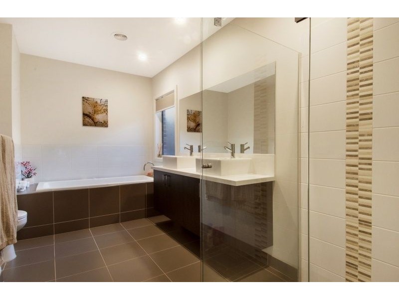 5 Blakiston Grove, Rye VIC 3941