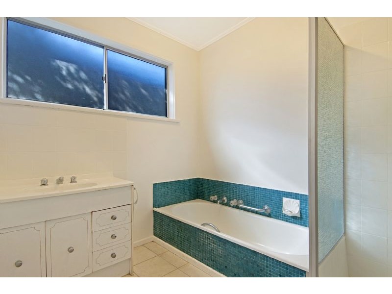 4 Kooringal Road, Blairgowrie VIC 3942