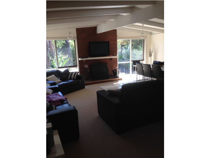5 Winifred Grove, Blairgowrie VIC 3942