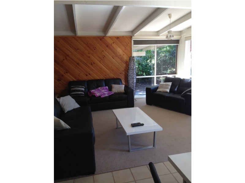 5 Winifred Grove, Blairgowrie VIC 3942