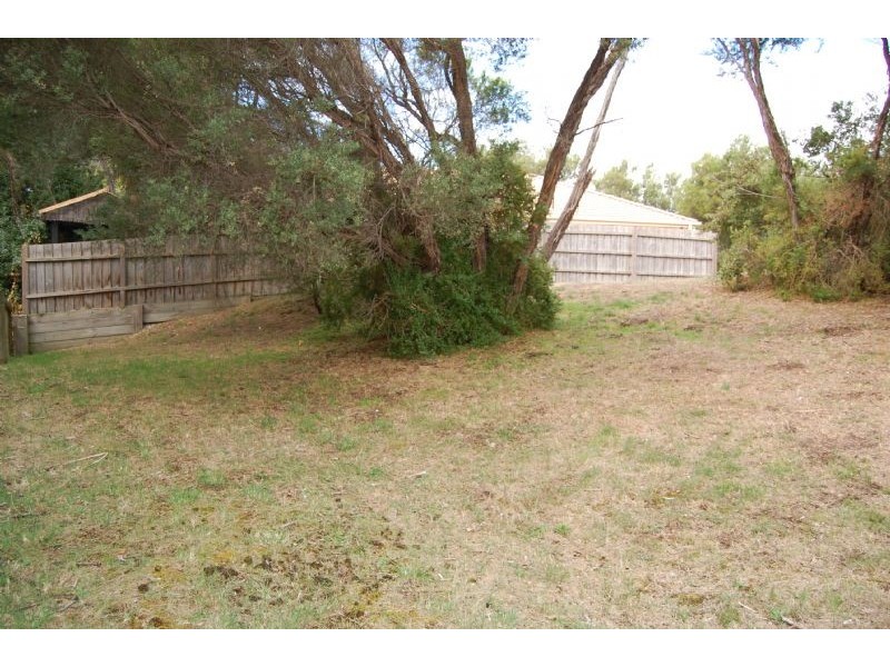 18 Bienias Crescent, Tootgarook VIC 3941