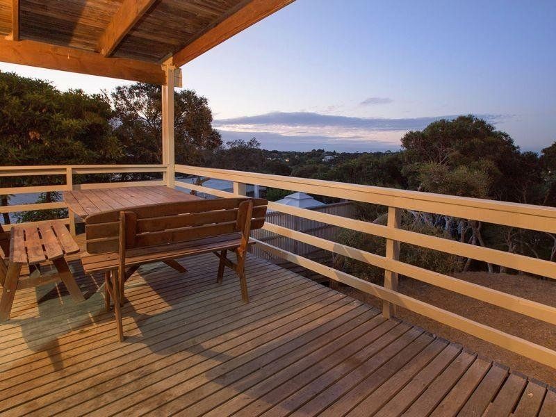 16 Yarrayne Street, Rye VIC 3941