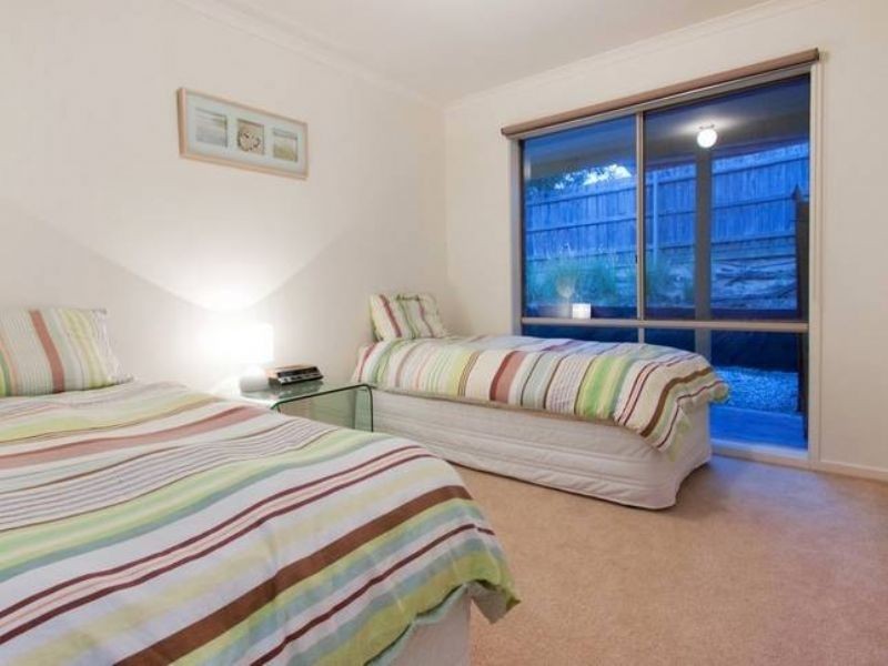 16 Bienias Crescent, Tootgarook VIC 3941