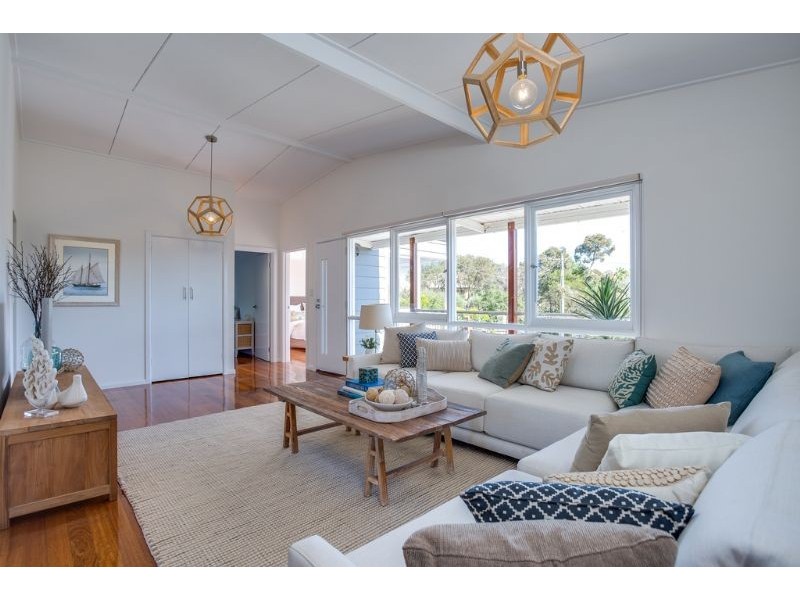 6 Sinclair Avenue, Rye VIC 3941