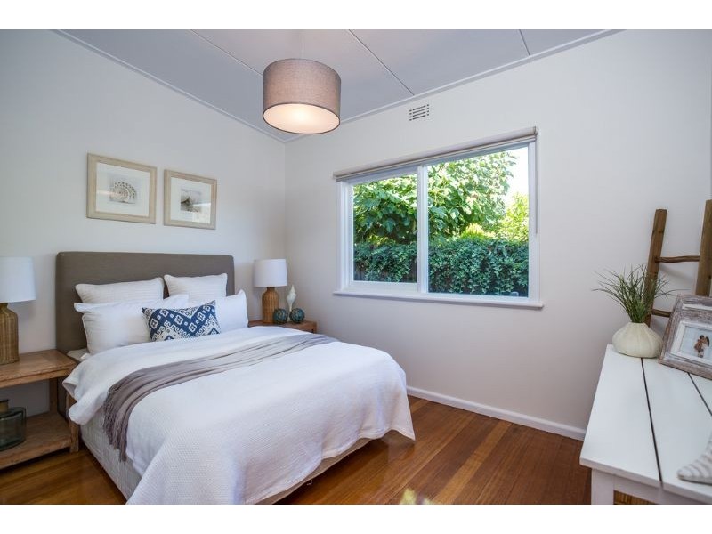 6 Sinclair Avenue, Rye VIC 3941