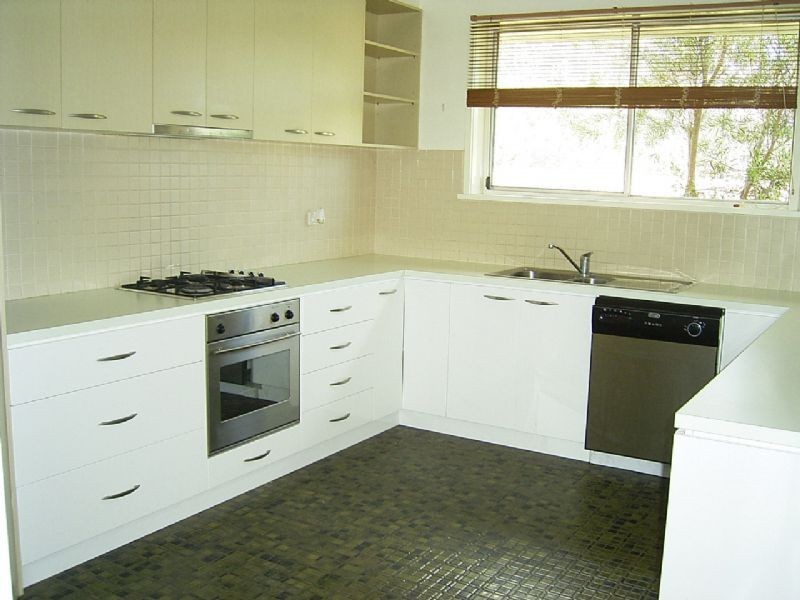 14 Ronlyn Street, Rosebud West VIC 3940
