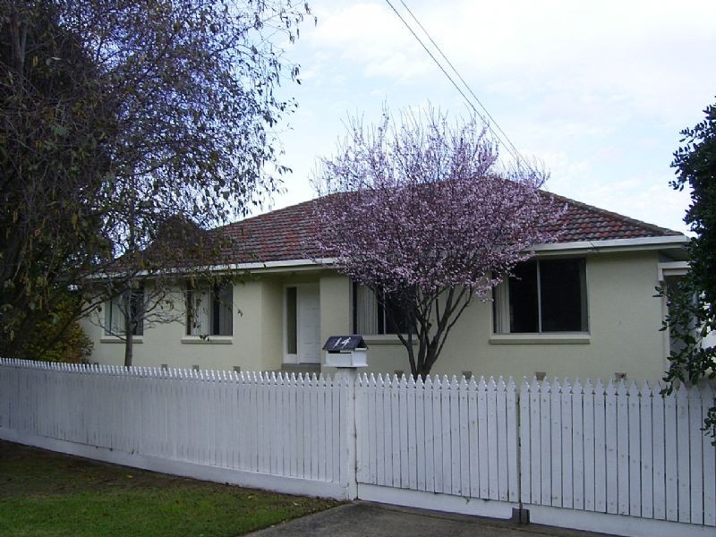 14 Ronlyn Street, Rosebud West VIC 3940